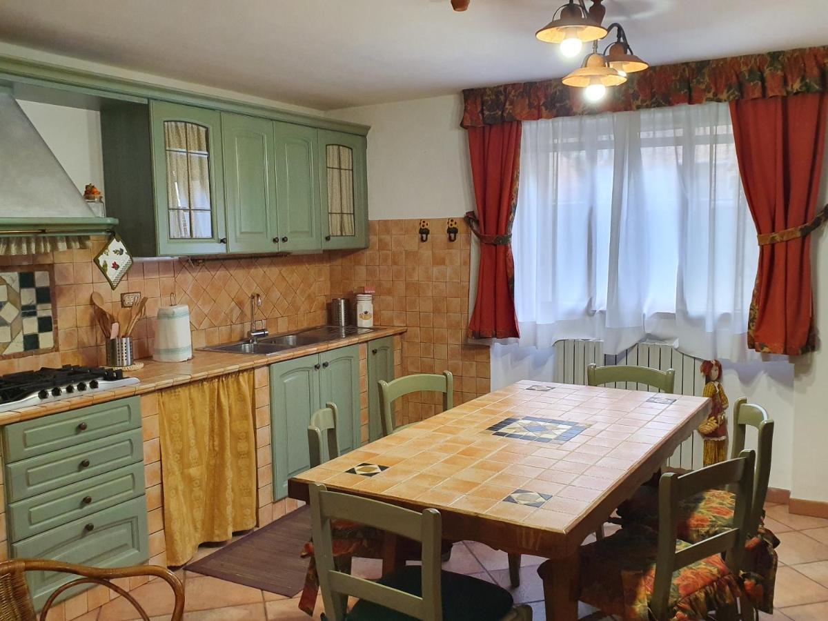 شقة Casa Di Manu مونتيكاتيني تيرمي المظهر الخارجي الصورة