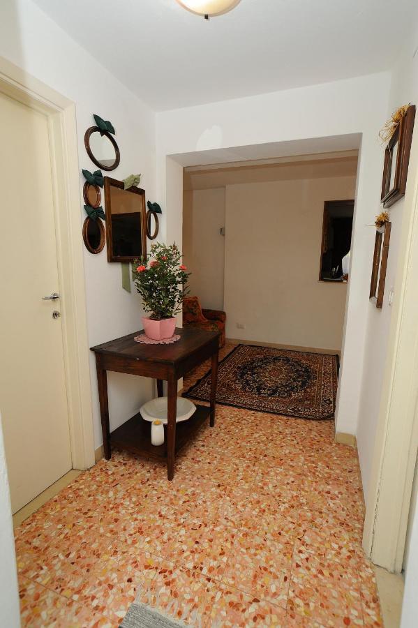 شقة Casa Di Manu مونتيكاتيني تيرمي المظهر الخارجي الصورة