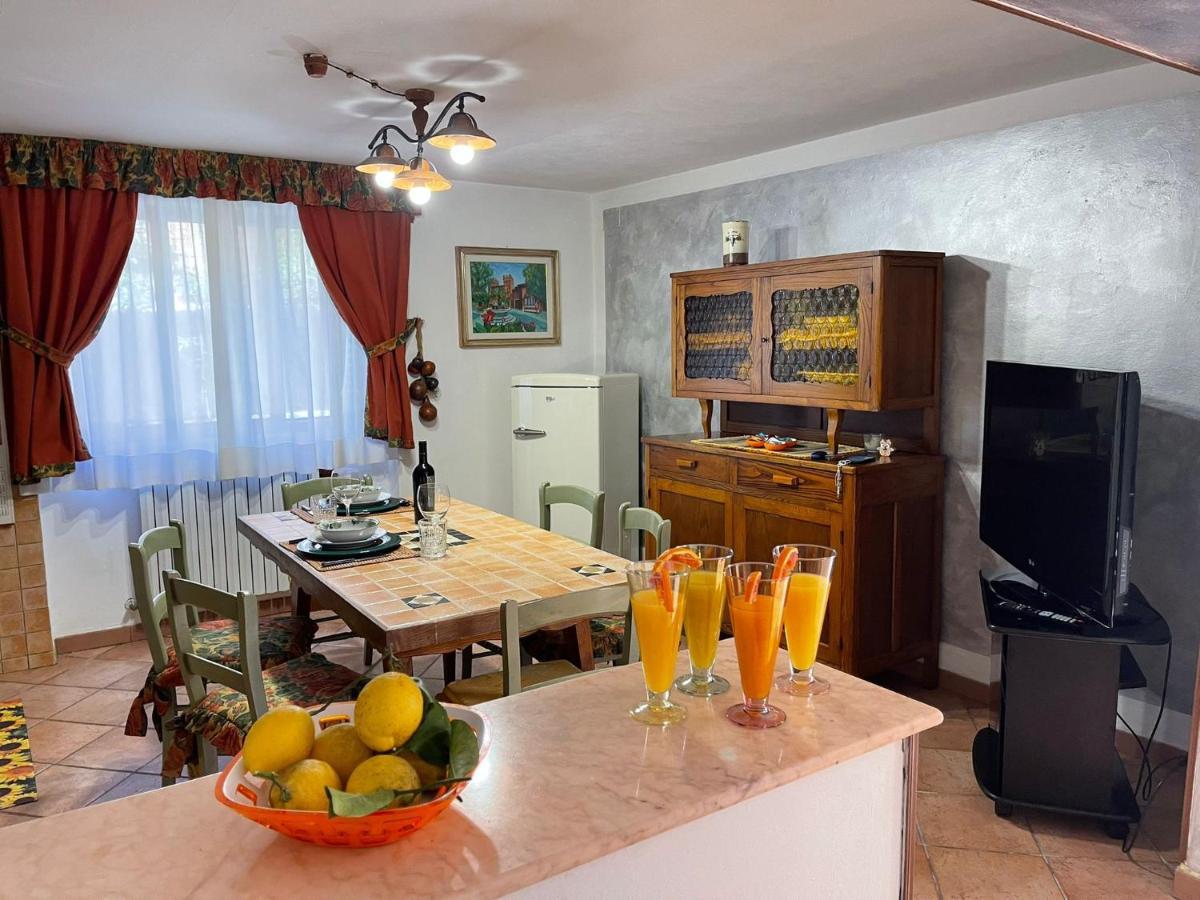 شقة Casa Di Manu مونتيكاتيني تيرمي المظهر الخارجي الصورة